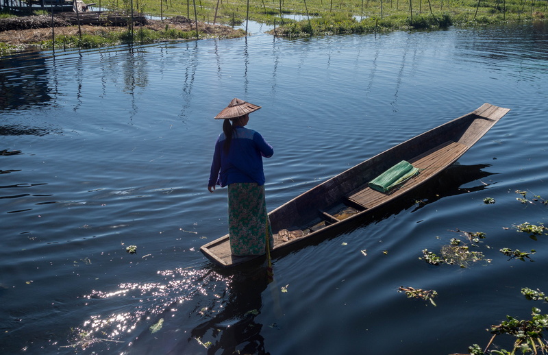 high angle view, real people, occupation, rowboat, 4K, water, one person, nautical vessel, nature, beauty in nature, watercraft, mode of transportation