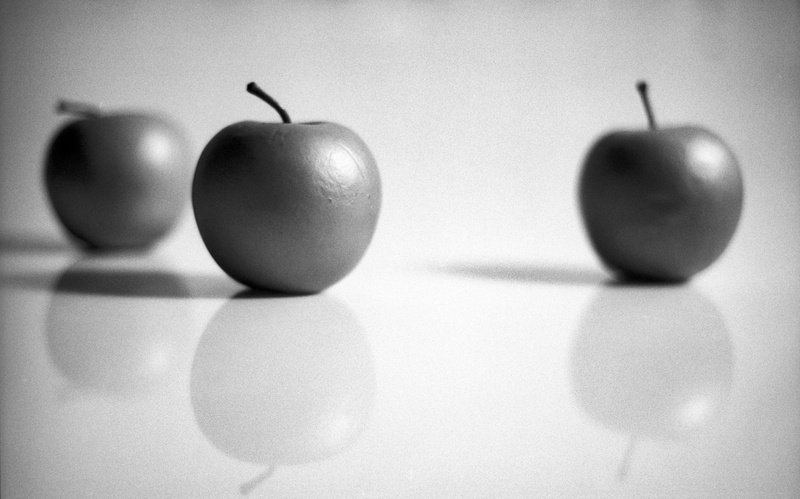 group of objects, studio shot, freshness, minimalism, two objects, close-up, no people, dieting, food, 5K, apple - fruit, four objects, indoors, wellbeing